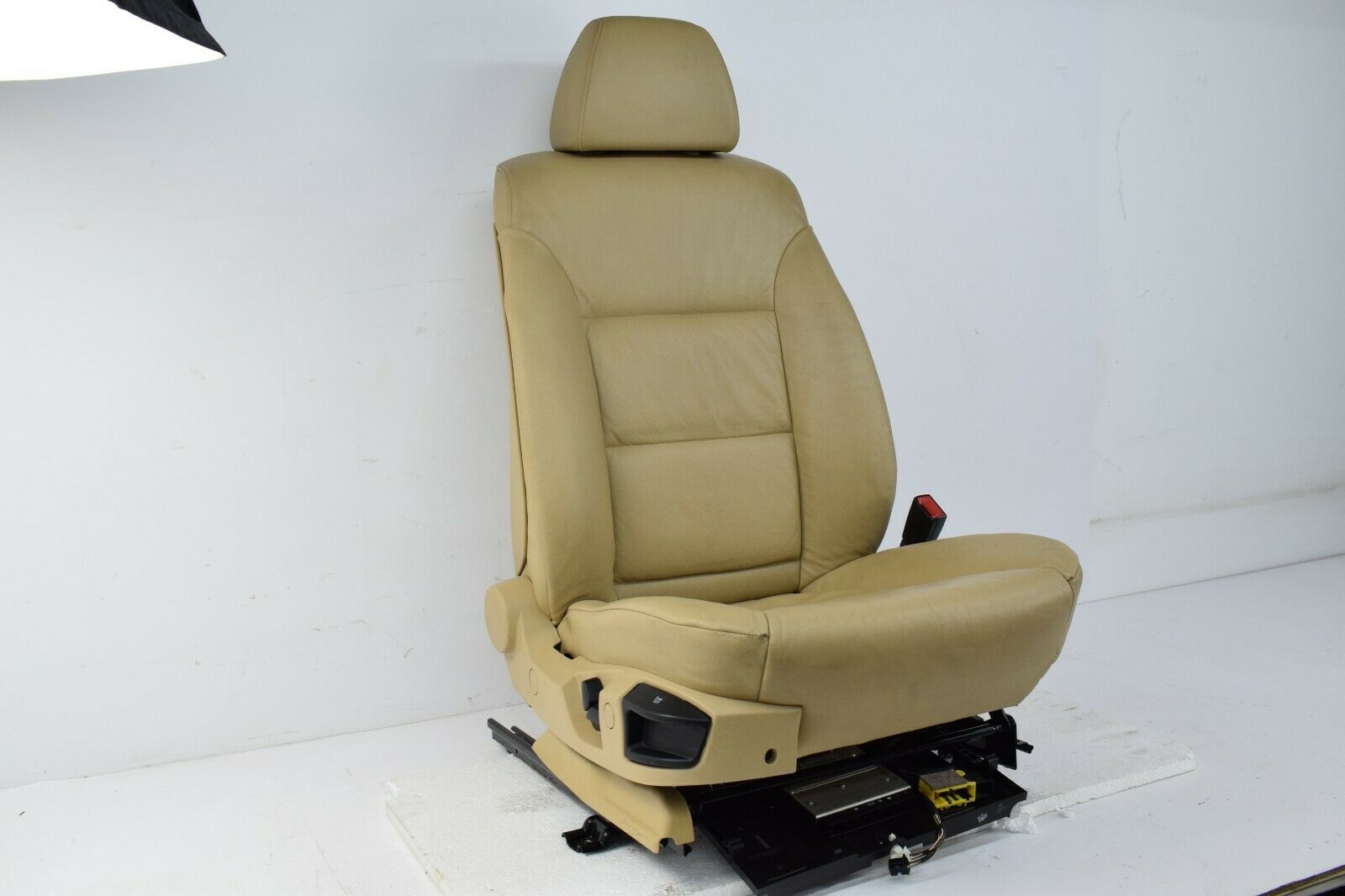 BMW E60 E61 Beifahrersitz Sitz vorne rechts Sitzheizung Leder Beige  Elektrisch - AUTODOGS